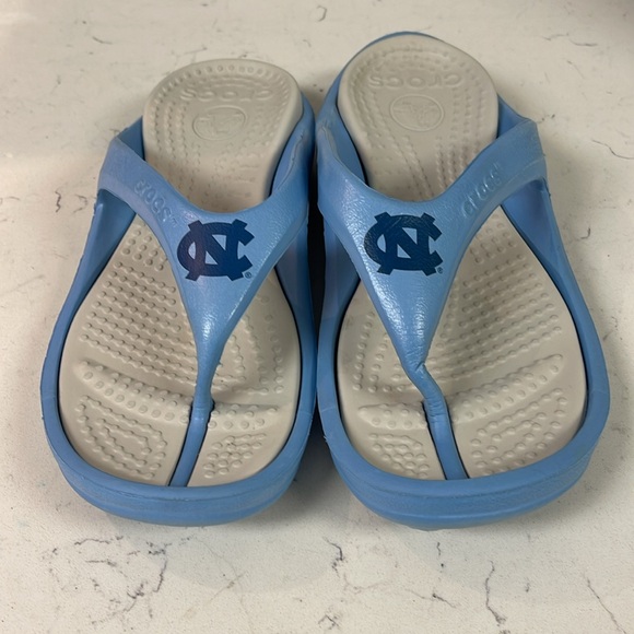 Crocs Athens II Thong Flip Flops UNC Men’s Size 12 University of North Carolina - Picture 3 of 16